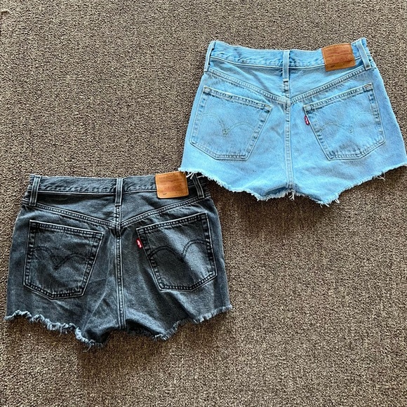 Levi’s cut off denim shorts - Picture 3 of 3